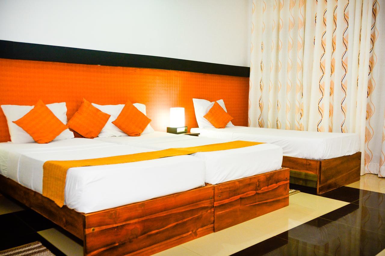 Rainbow Beach Hotel เนกอมโบ ภายนอก รูปภาพ