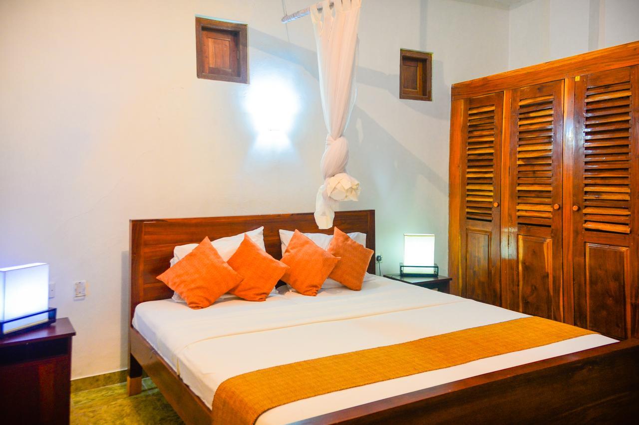 Rainbow Beach Hotel เนกอมโบ ภายนอก รูปภาพ